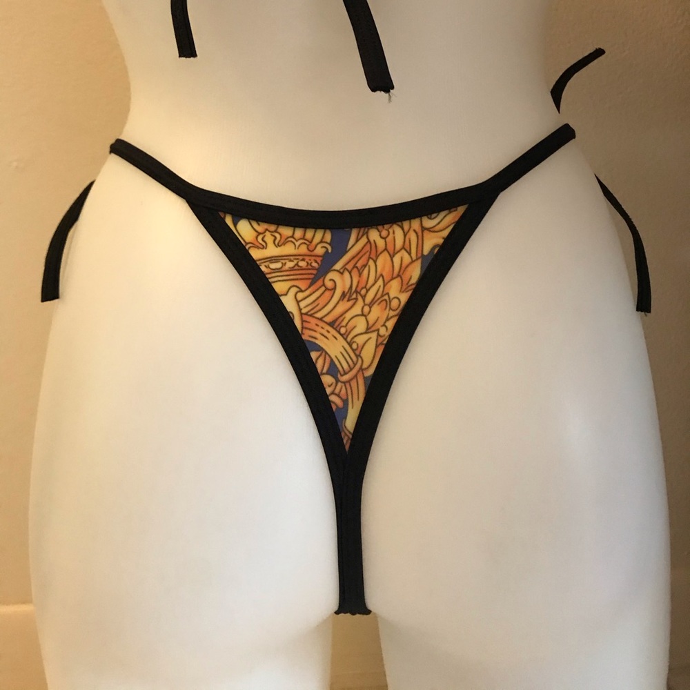 Bikini - Picture 6 of 7